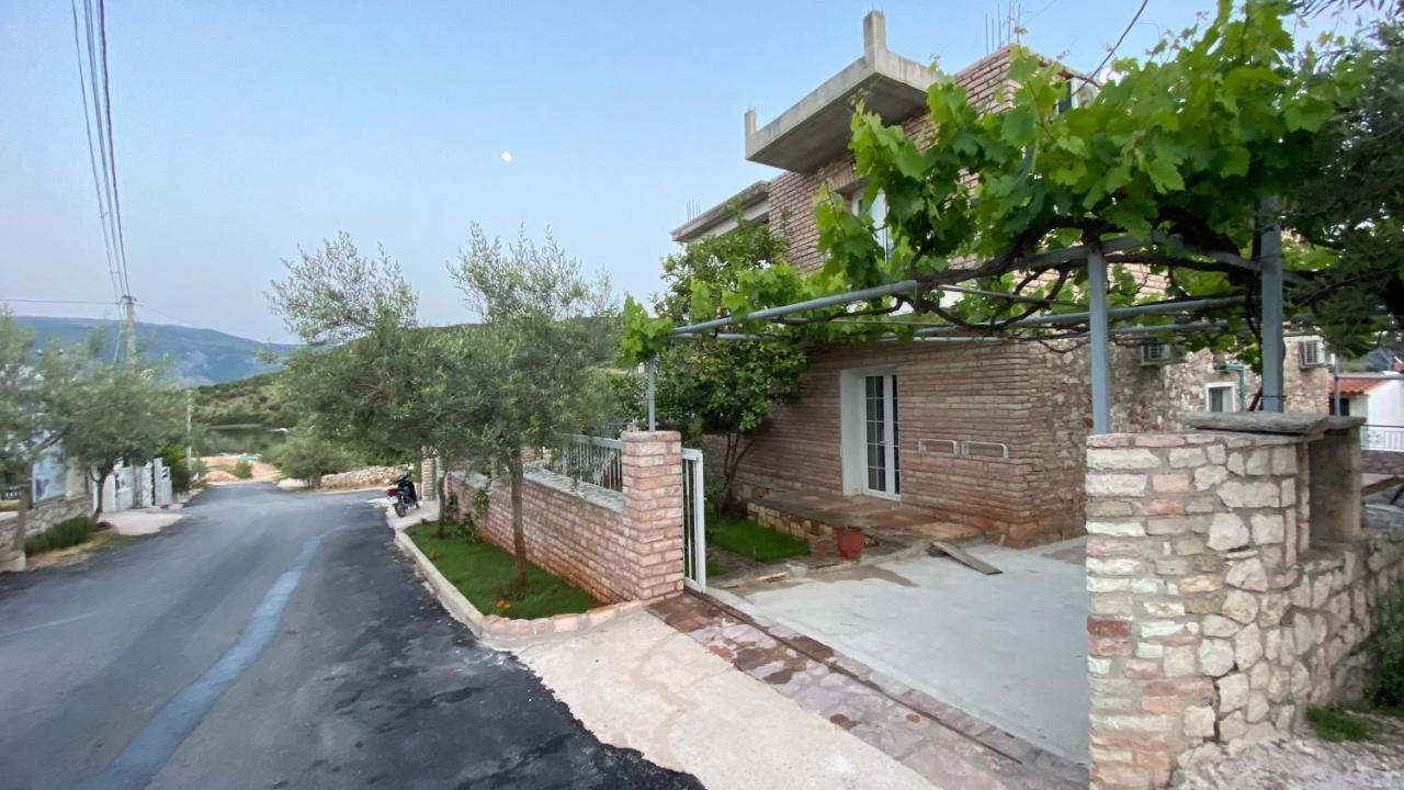 Studios&apartment Niko Luka