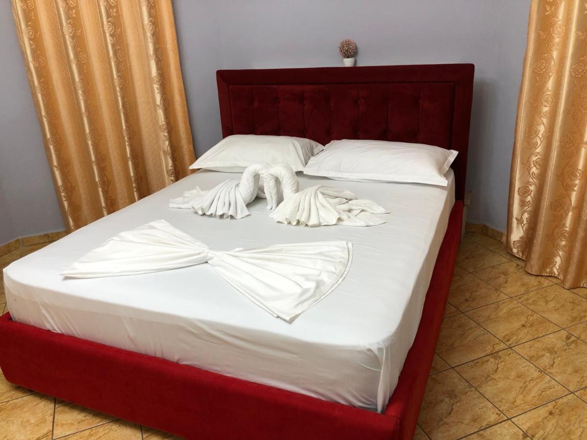 Studios&apartment Niko Luka *